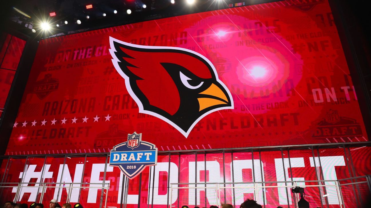 开云体育平台 - NFL暂停红雀高管涉赌政策违规行为：行业自律与合规风险全解析 - 开云体育平台